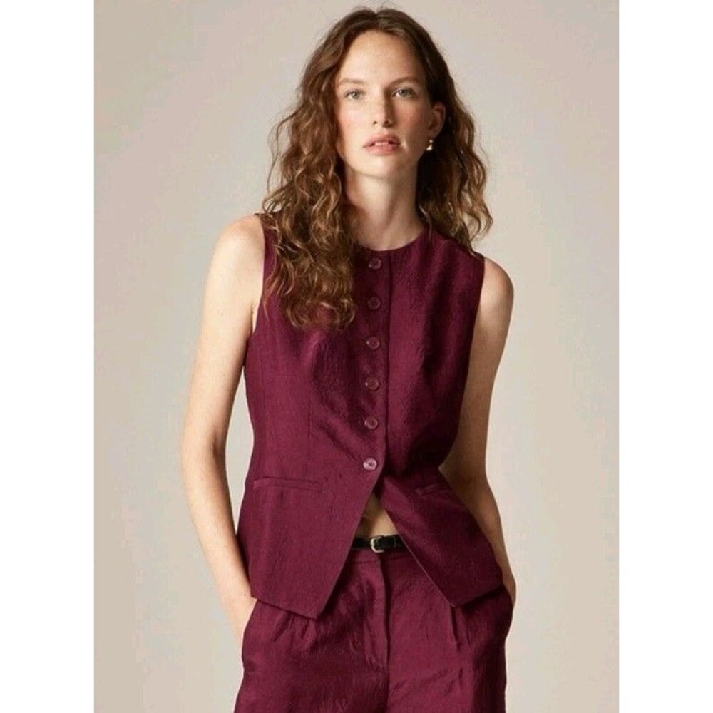 J.Crew Essential cutaway vest top in textured satin Wined Red CN516 Size 8 NWT